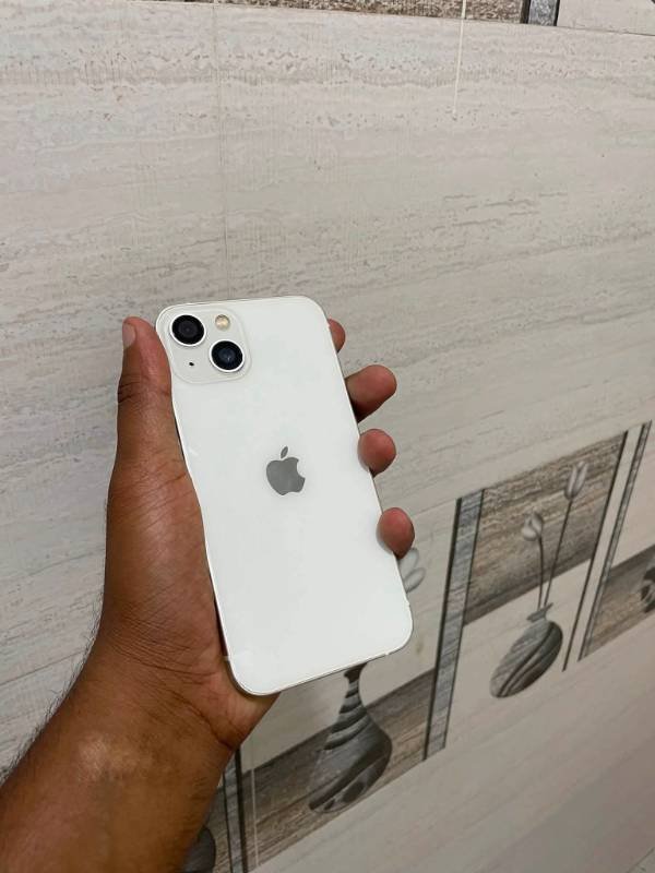 iPhone 13