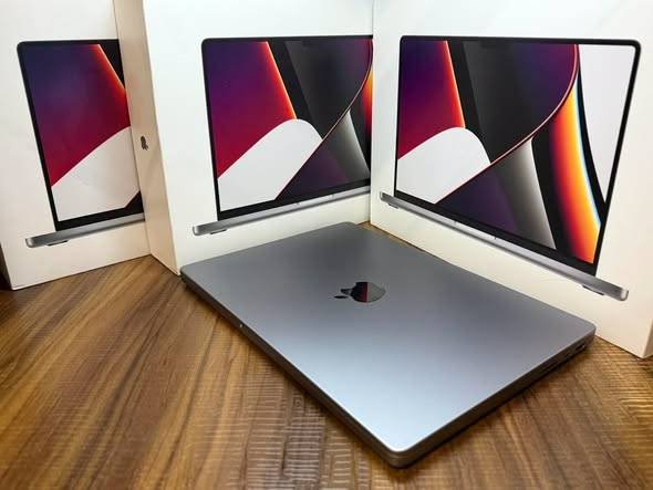 Used l Apple MacBook Pro l M1 Pro Chip