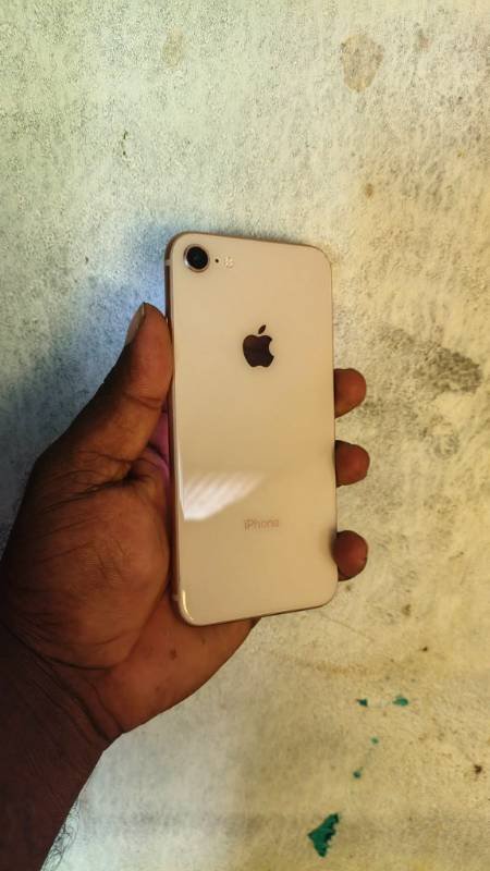 Iphone 8 64 GB