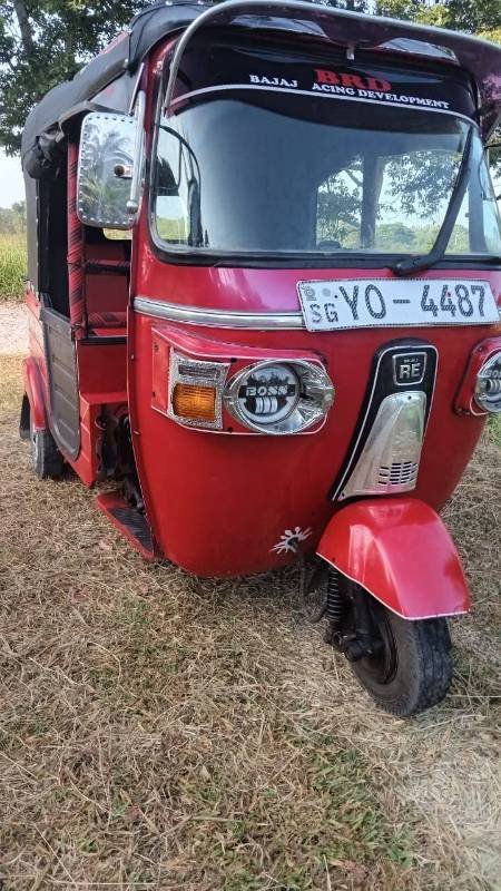 Bajaj threeweel for sale