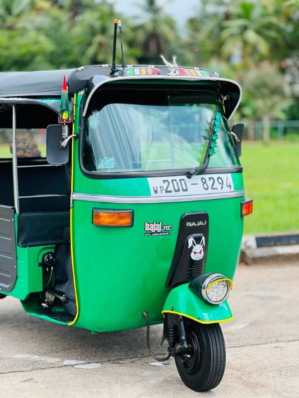 Bajaj threeweel for sale