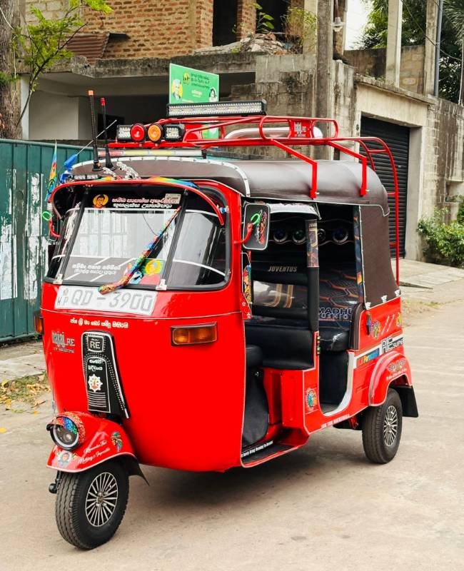Bajaj threeweel for sale
