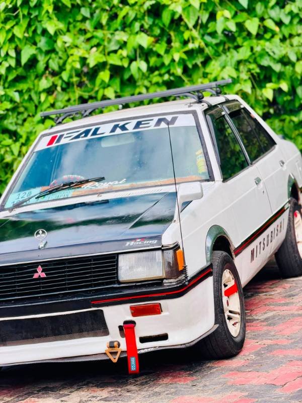 Mitsubishi Lancer Box (A172)