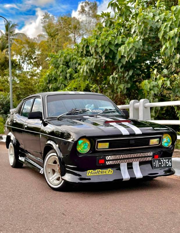 Nissan Sunny B211(120Y