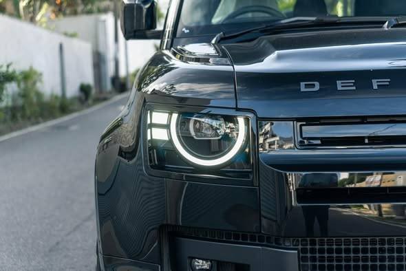 LAND ROVER DEFENDER