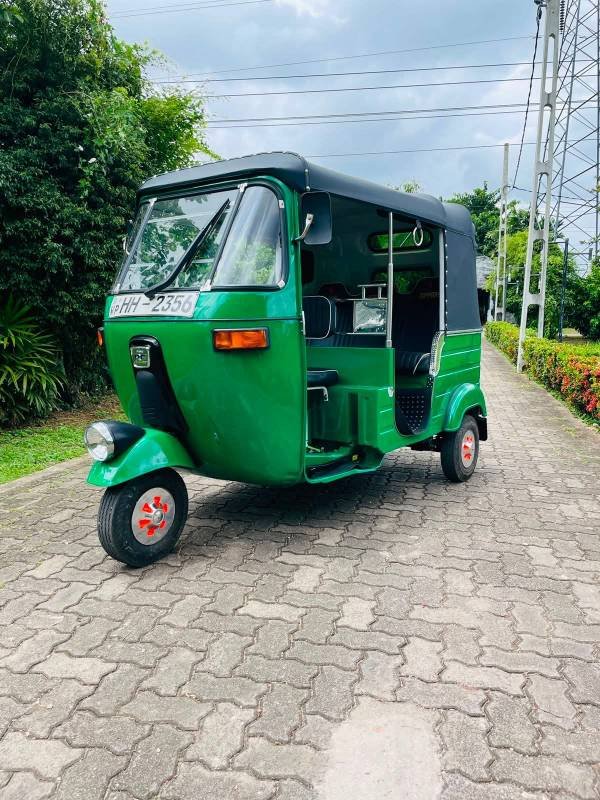 Bajaj  4 stroke threeweel for sale