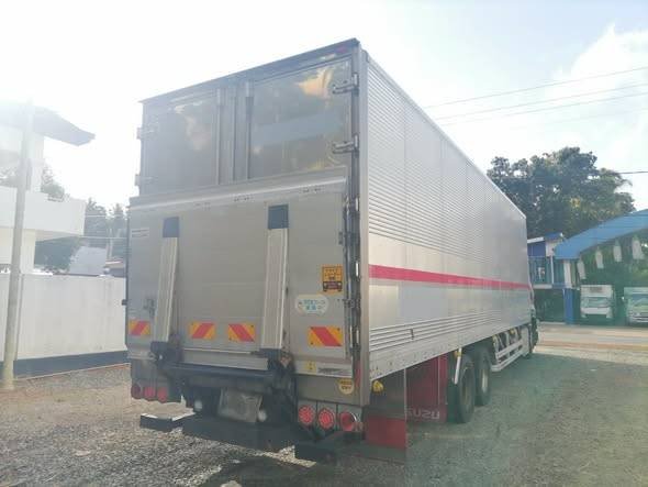 Isuzu Giga Full body Truck