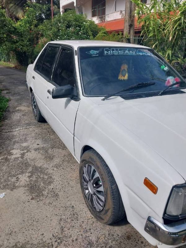 NISSAN  B11