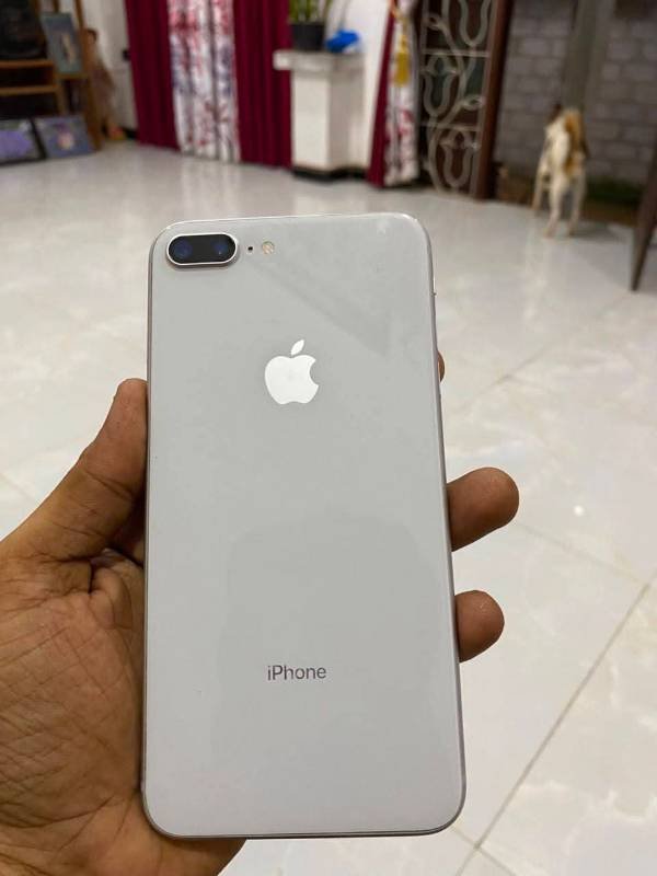 iPhone 8 Plus