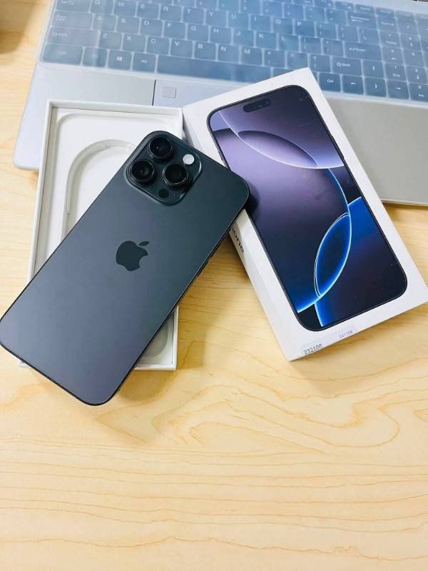 iPhone 16 Pro Max - Black Titanium  512 GB
