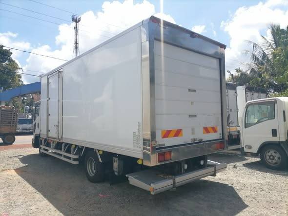 suzu 20 Feet Japan Truck