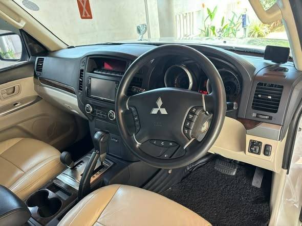 Spotless Mitsubishi Montero V98