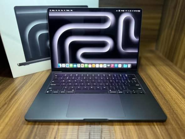 Used l Apple MacBook Pro