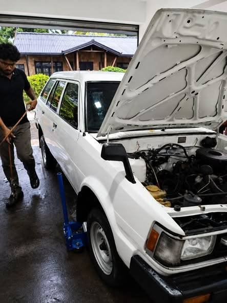 Toyota Corolla DX Wagon – Front Shock Absorbers Refurbished Successfully!
