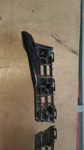 Toyota Prius 30 front bumper Retainer reconditioned
