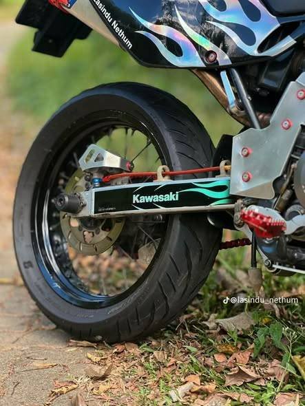Kawasaki d tracker ( exchange ok honda hornet )