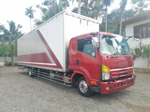 Isuzu full body truck